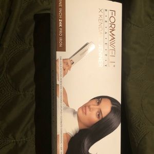 Formawell beauty Kendall Jenner hair straightener